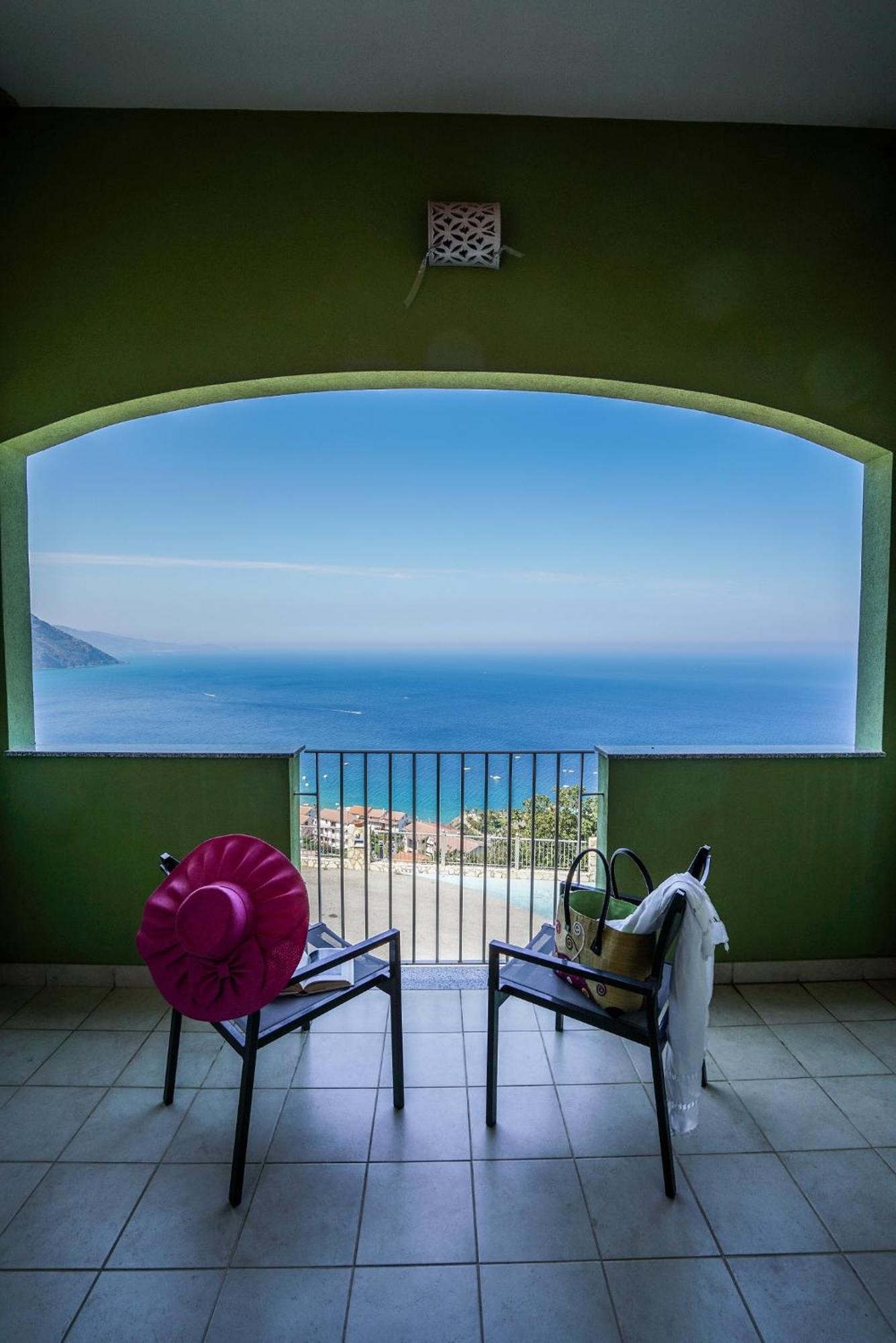 Gh Avalon Sikani Gioiosa Marea Esterno foto